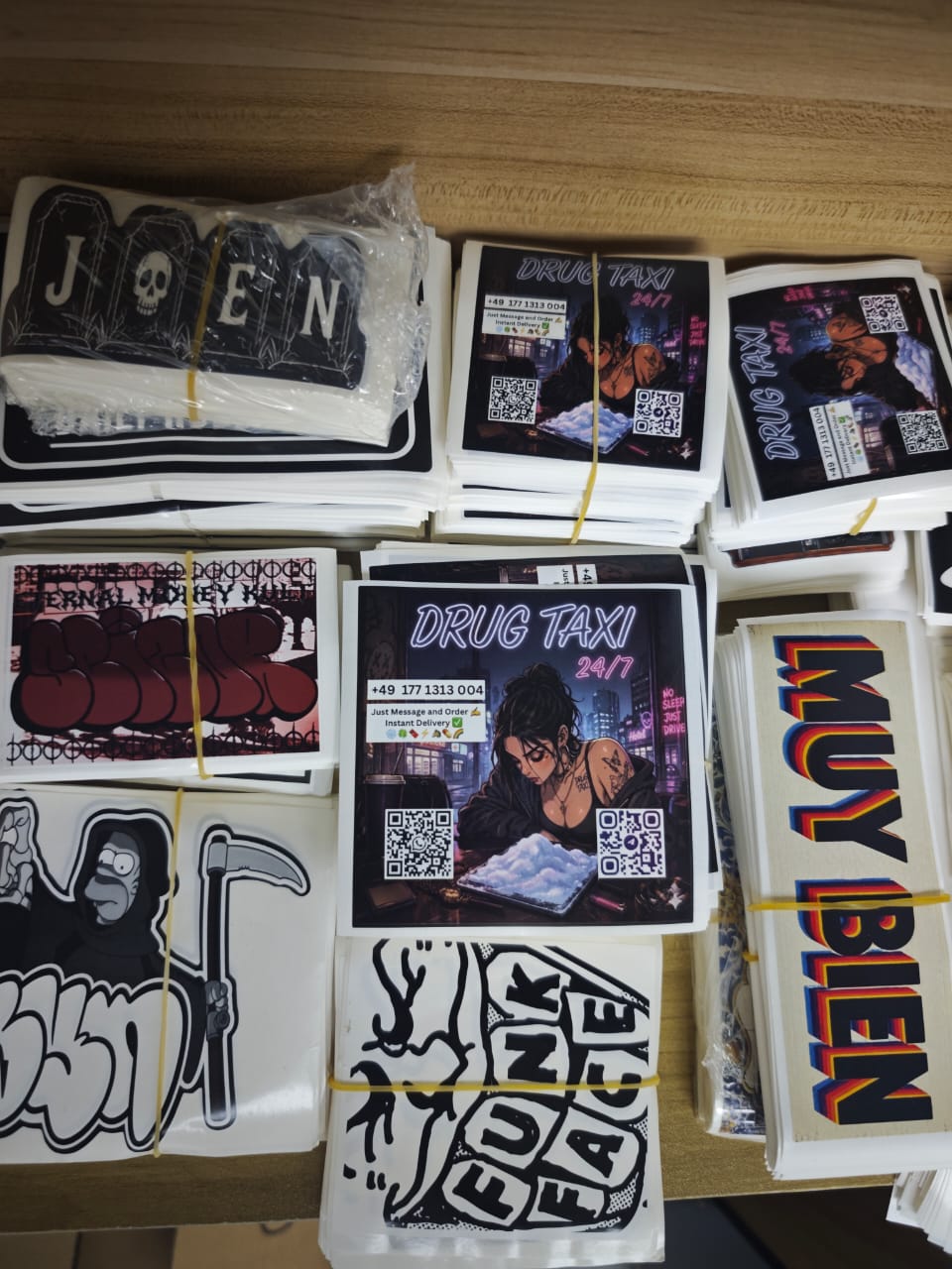 CUSTOM STICKER EGGSHELLS