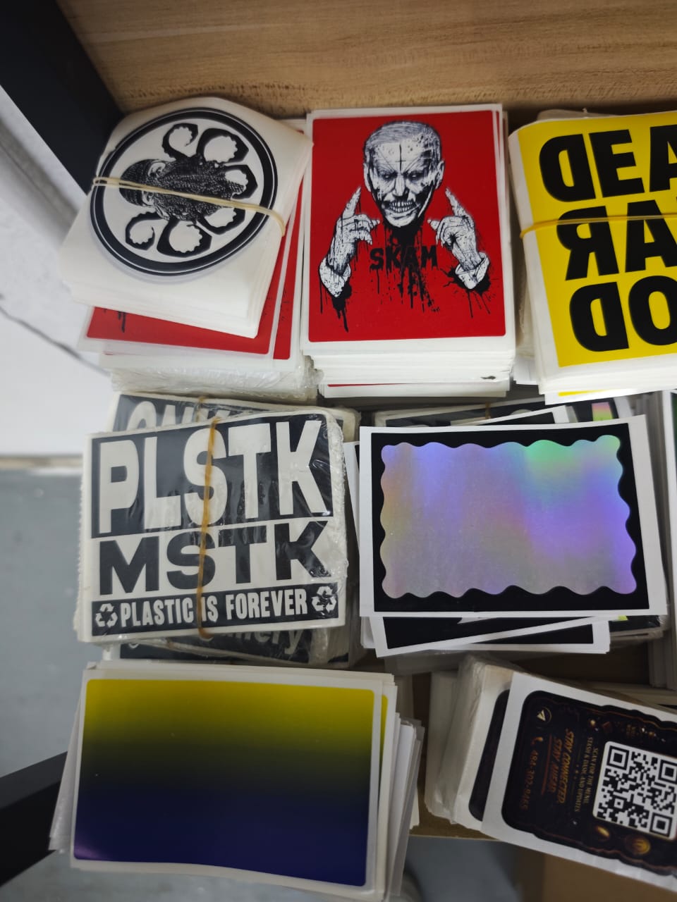 CUSTOM STICKER EGGSHELLS